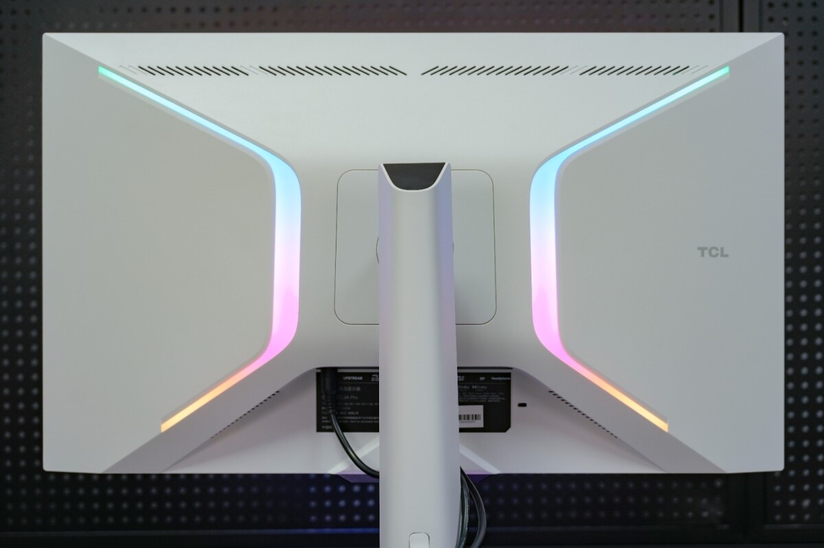 雷鸟 27Q6A Pro 27英寸 2K 320Hz MiniLED 产品主图